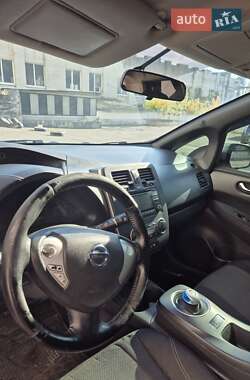 Хетчбек Nissan Leaf 2013 в Дніпрі