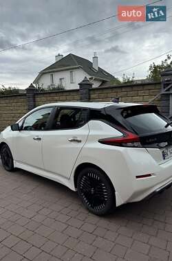 Хэтчбек Nissan Leaf 2023 в Ровно