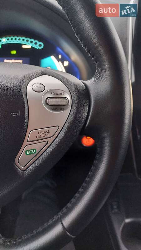 Хэтчбек Nissan Leaf 2015 в Фастове