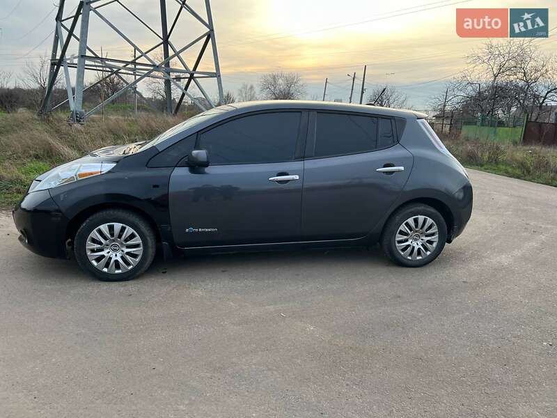 Хэтчбек Nissan Leaf 2013 в Одессе