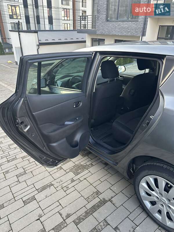 Хэтчбек Nissan Leaf 2015 в Черновцах
