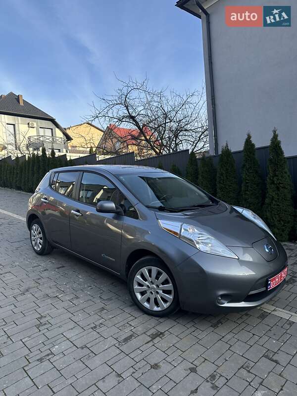 Хэтчбек Nissan Leaf 2015 в Черновцах