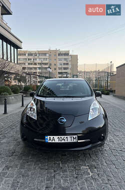 Хэтчбек Nissan Leaf 2015 в Киеве