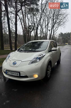 Хэтчбек Nissan Leaf 2011 в Чернигове