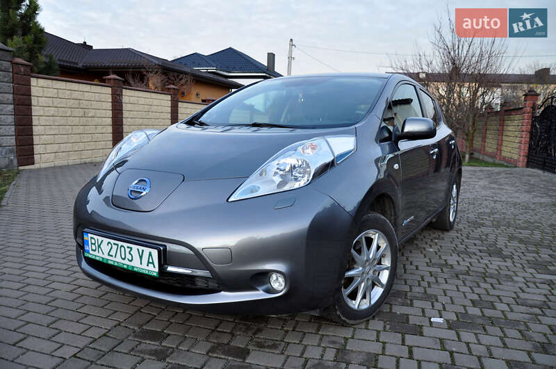 Хетчбек Nissan Leaf 2014 в Рівному