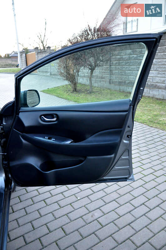 Хетчбек Nissan Leaf 2014 в Рівному