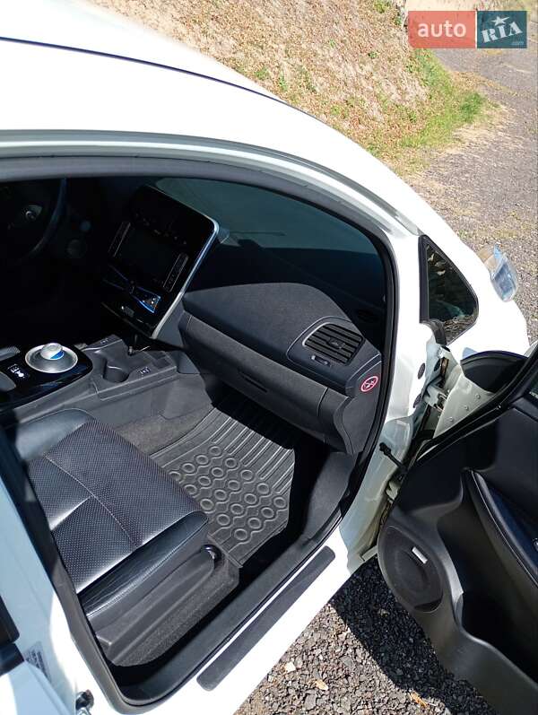 Хэтчбек Nissan Leaf 2014 в Ровно фото 2 Хэтчбек Nissan Leaf 2014 в Ровно