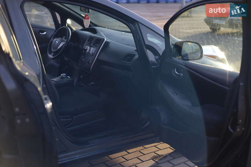 Хэтчбек Nissan Leaf 2013 в Нововолынске