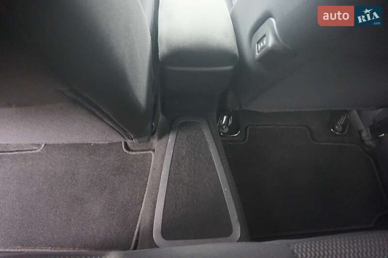 Хетчбек Nissan Leaf 2013 в Самборі фото 52 Хетчбек Nissan Leaf 2013 в Самборі