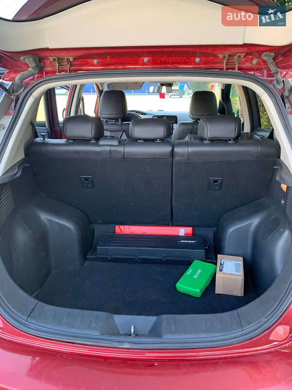 Хэтчбек Nissan Leaf 2014 в Черновцах