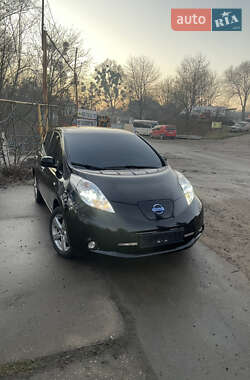 Хэтчбек Nissan Leaf 2012 в Черновцах
