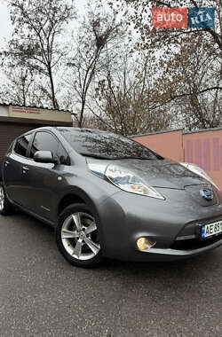 Хэтчбек Nissan Leaf 2015 в Днепре