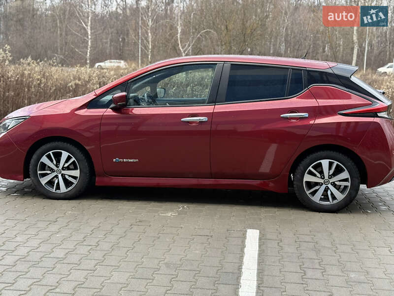 Хэтчбек Nissan Leaf 2019 в Львове