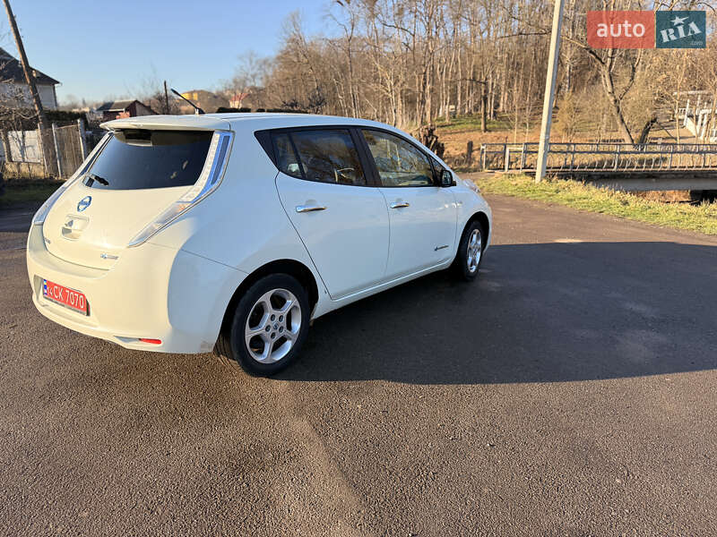 Хетчбек Nissan Leaf 2013 в Калуші фото 6 Хетчбек Nissan Leaf 2013 в Калуші
