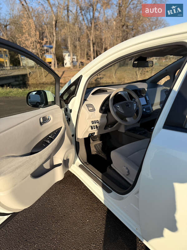 Хетчбек Nissan Leaf 2013 в Калуші фото 14 Хетчбек Nissan Leaf 2013 в Калуші