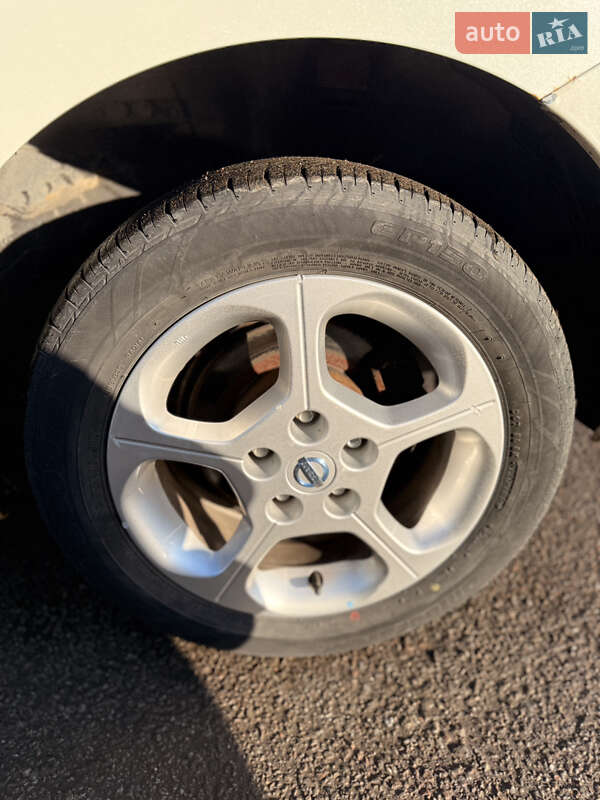 Хетчбек Nissan Leaf 2013 в Калуші фото 19 Хетчбек Nissan Leaf 2013 в Калуші