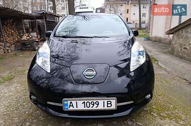 Хэтчбек Nissan Leaf 2012 в Буче