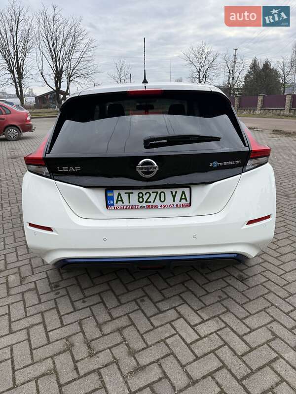 Хетчбек Nissan Leaf 2020 в Долині
