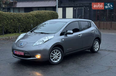 Хетчбек Nissan Leaf 2015 в Дніпрі