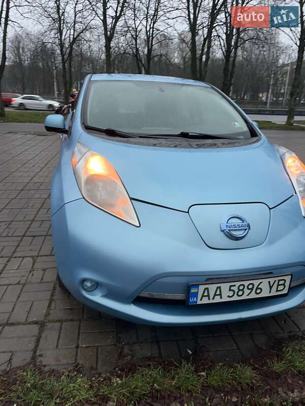 Хэтчбек Nissan Leaf 2014 в Киеве