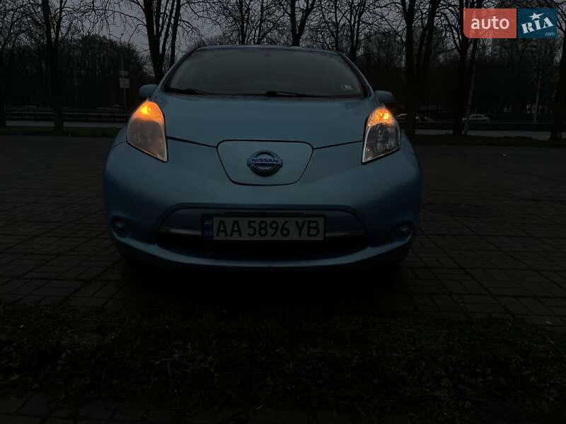 Хэтчбек Nissan Leaf 2014 в Киеве