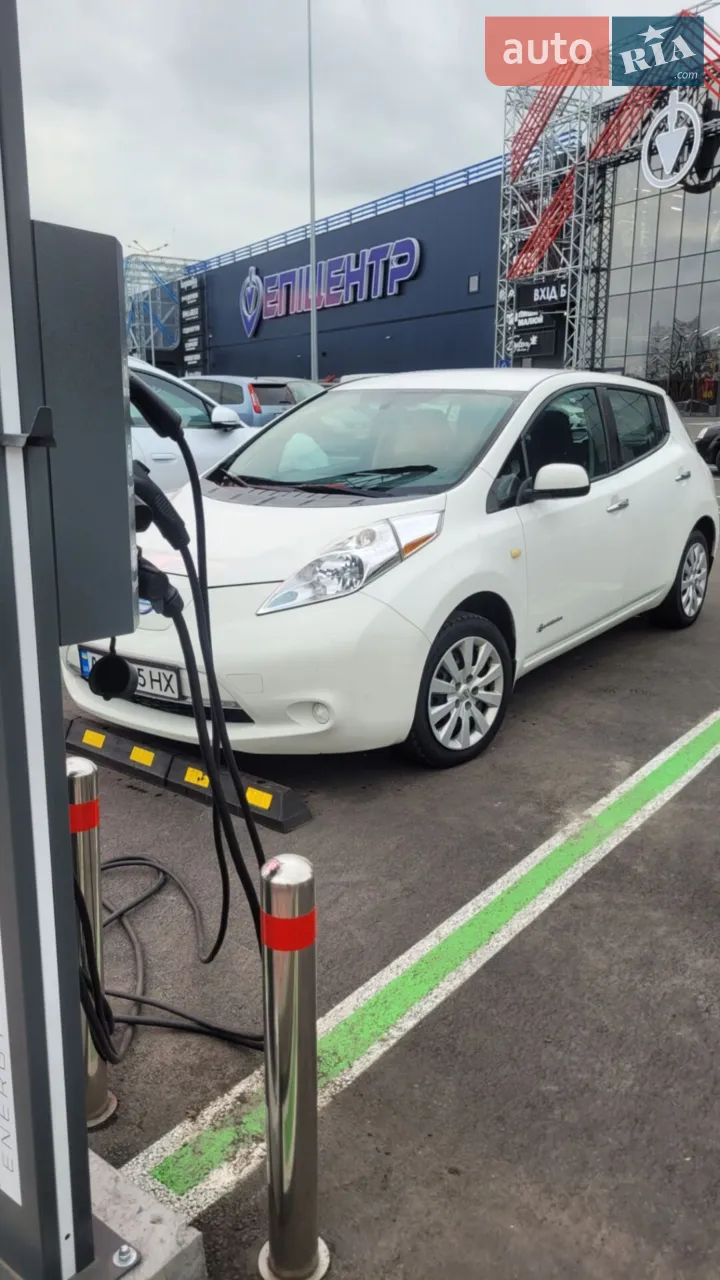 2016 Nissan Leaf - мініатюра 10
