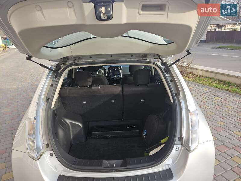 Хэтчбек Nissan Leaf 2016 в Кременчуге