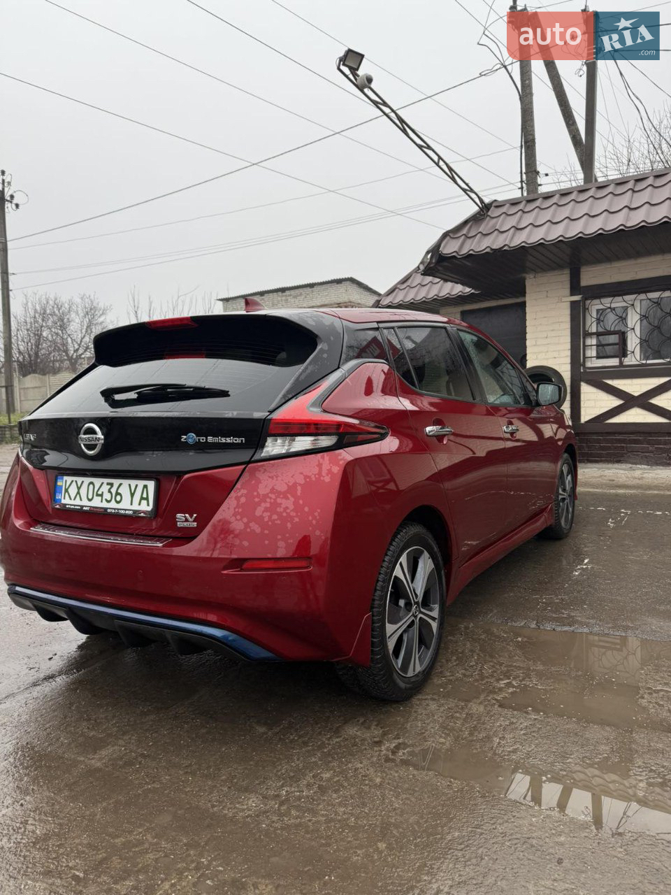 Продам свіже пригнане авто ,з мінімальним пошкодженням і лакофарбовим покриттям,все працює ,автомобіль має гарний стан ,резина майже нова демісезонна Michelin 215/50/R17, є обмін 