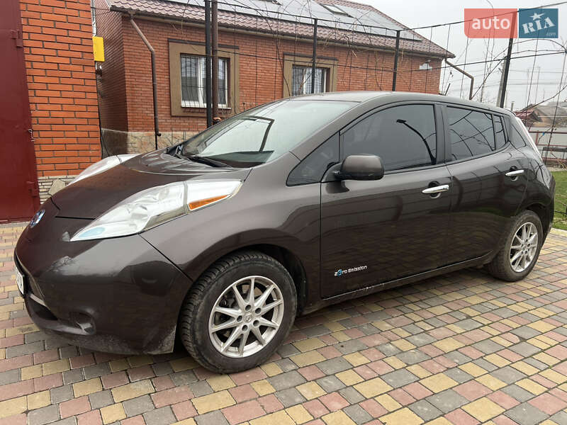 Хэтчбек Nissan Leaf 2015 в Виннице
