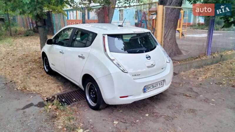 Хетчбек Nissan Leaf 2016 в Одесі