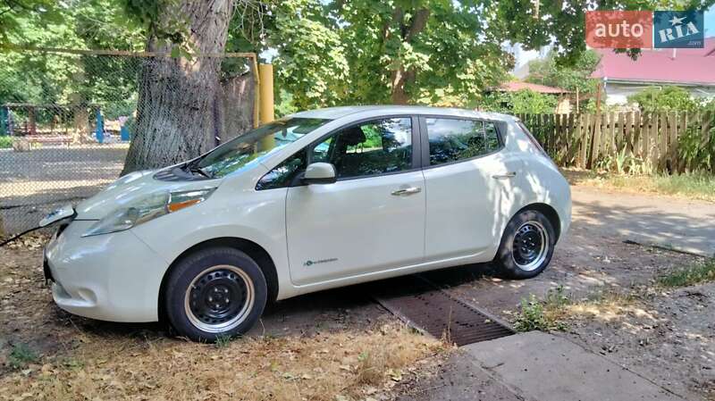 Хетчбек Nissan Leaf 2016 в Одесі
