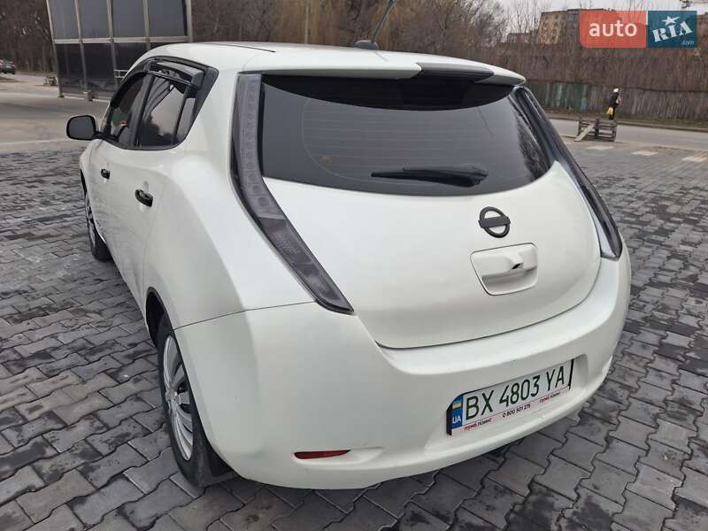 Хэтчбек Nissan Leaf 2013 в Каменец-Подольском