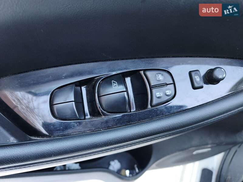 Хэтчбек Nissan Leaf 2013 в Чернигове фото 6 Хэтчбек Nissan Leaf 2013 в Чернигове