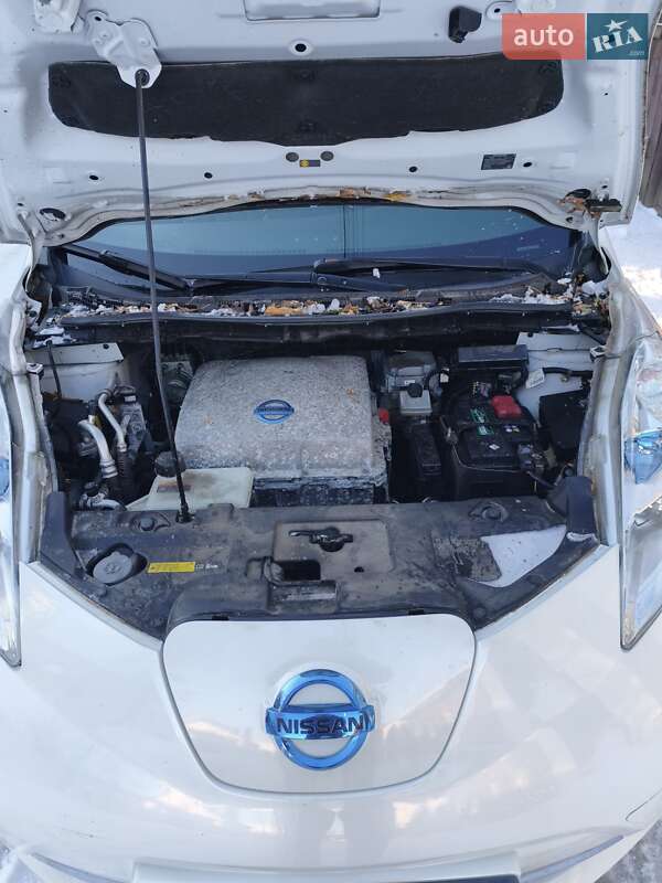 Хэтчбек Nissan Leaf 2013 в Чернигове фото 22 Хэтчбек Nissan Leaf 2013 в Чернигове