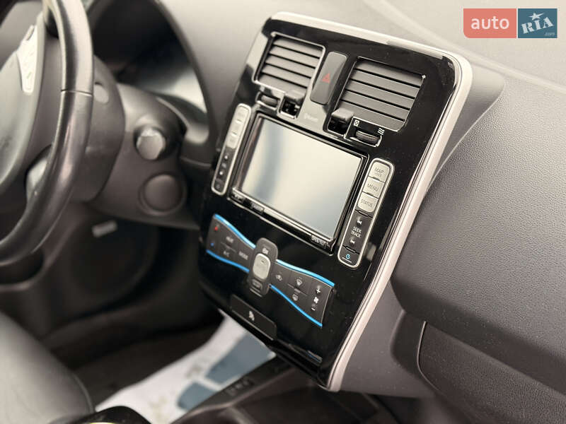 Хетчбек Nissan Leaf 2014 в Дубровиці