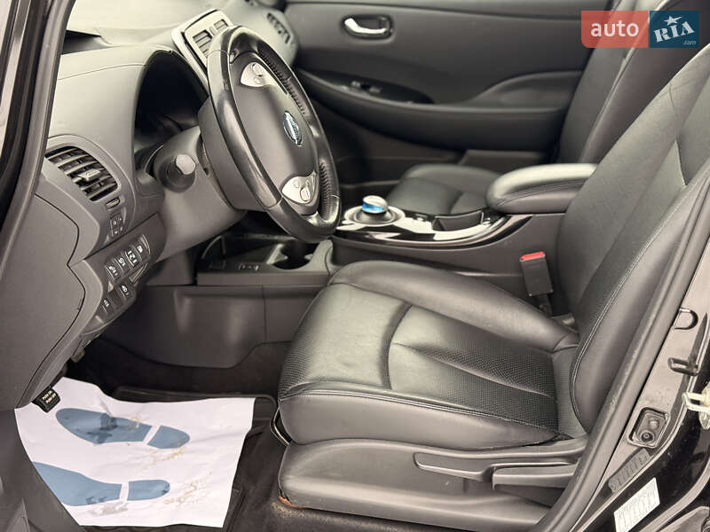 Хетчбек Nissan Leaf 2014 в Дубровиці