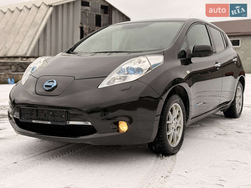 Хетчбек Nissan Leaf 2014 в Дубровиці