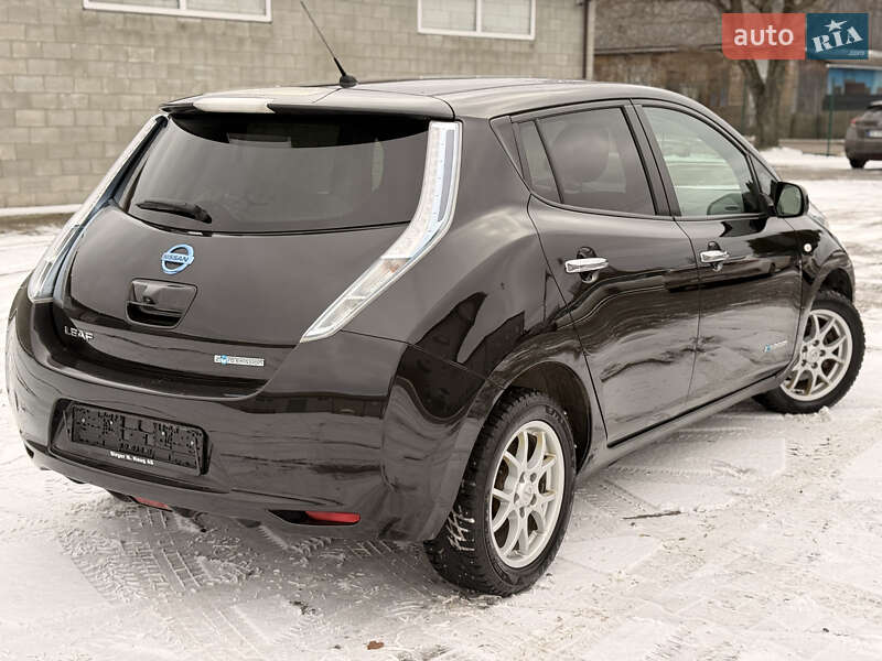 Хетчбек Nissan Leaf 2014 в Дубровиці