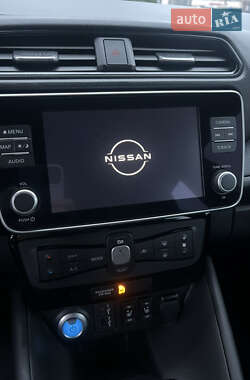 Хетчбек Nissan Leaf 2024 в Одесі