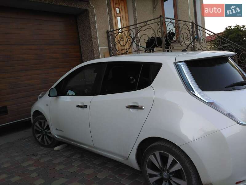 Хэтчбек Nissan Leaf 2014 в Тернополе