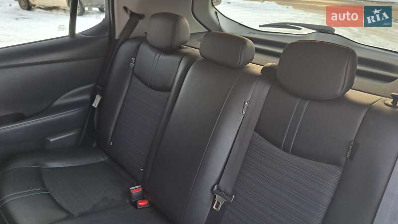 Хетчбек Nissan Leaf 2018 в Дніпрі