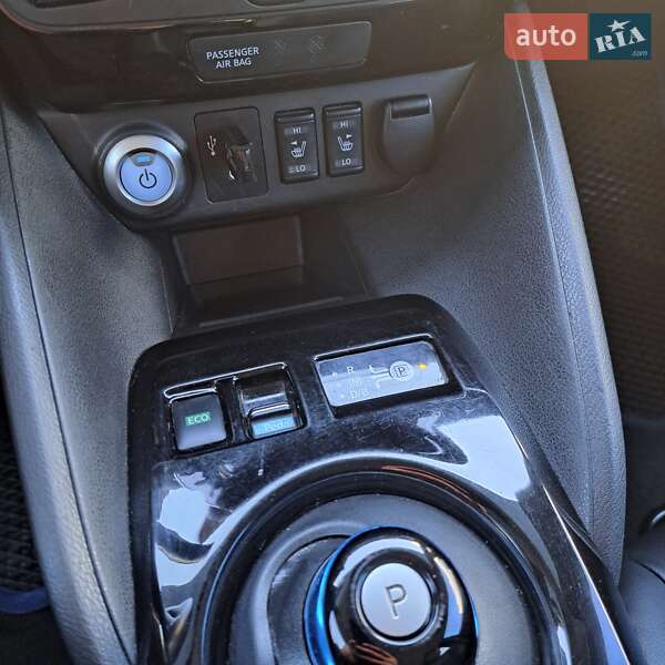 Хетчбек Nissan Leaf 2018 в Дніпрі