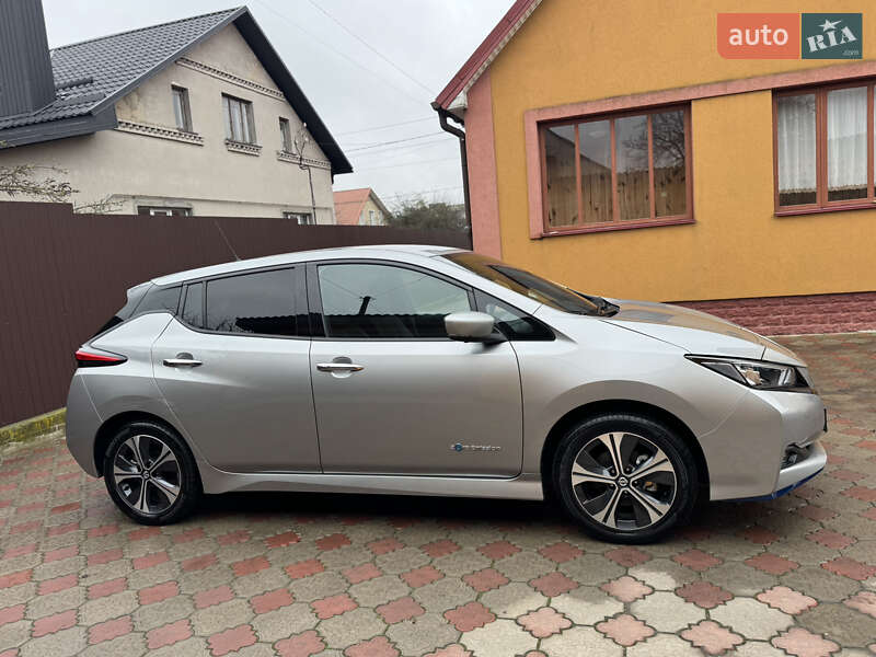 Хэтчбек Nissan Leaf 2019 в Ровно