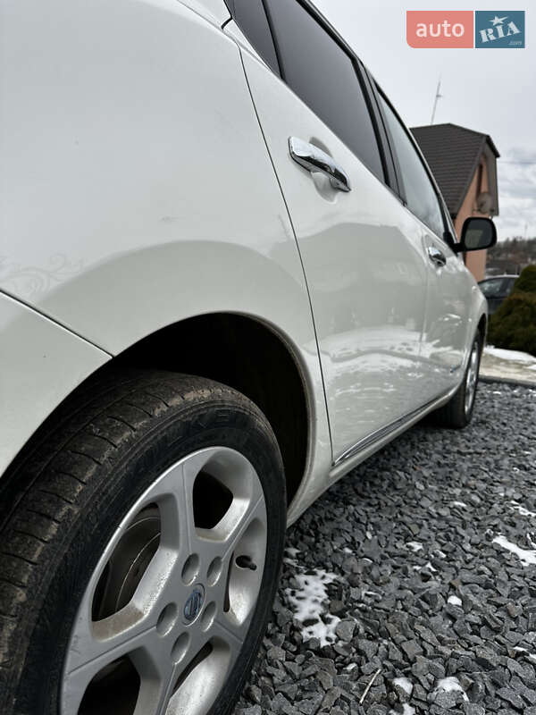 Хэтчбек Nissan Leaf 2014 в Трускавце