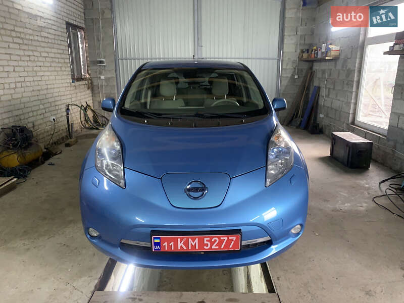 Хэтчбек Nissan Leaf 2011 в Львове