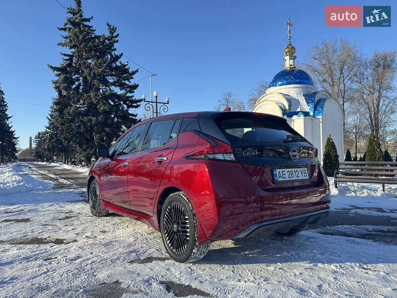Хетчбек Nissan Leaf 2024 в Дніпрі