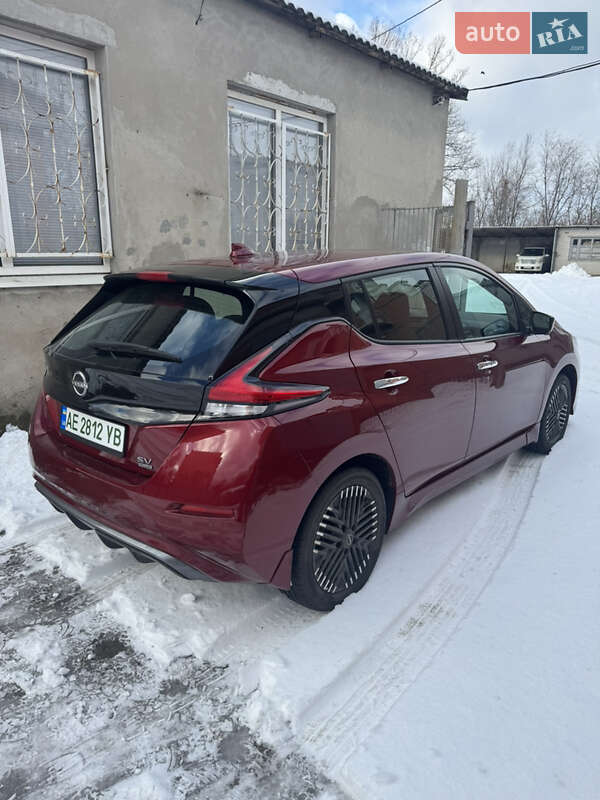 Хетчбек Nissan Leaf 2024 в Дніпрі