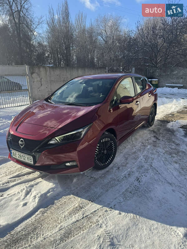 Хетчбек Nissan Leaf 2024 в Дніпрі