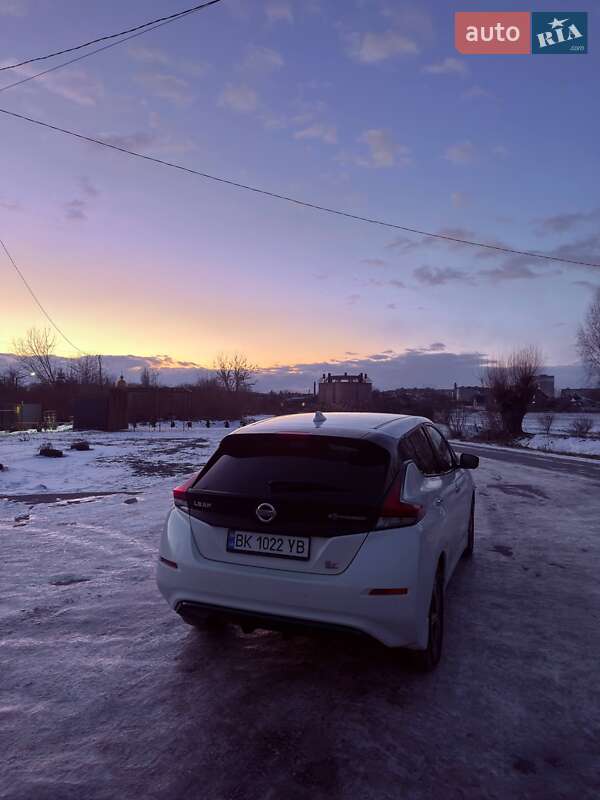 Хэтчбек Nissan Leaf 2020 в Ровно