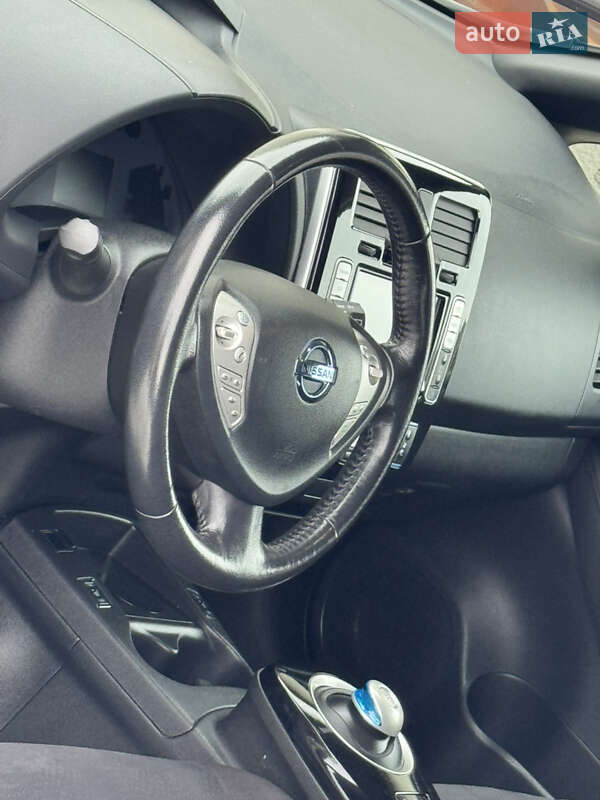 Хэтчбек Nissan Leaf 2013 в Дрогобыче
